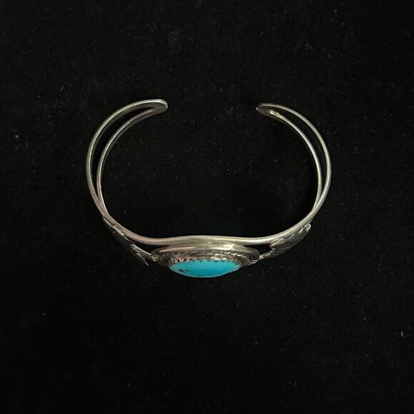 Vintage  Thick Turquoise and Sterling Silver Cuff Bracelet - Picture 3 of 9